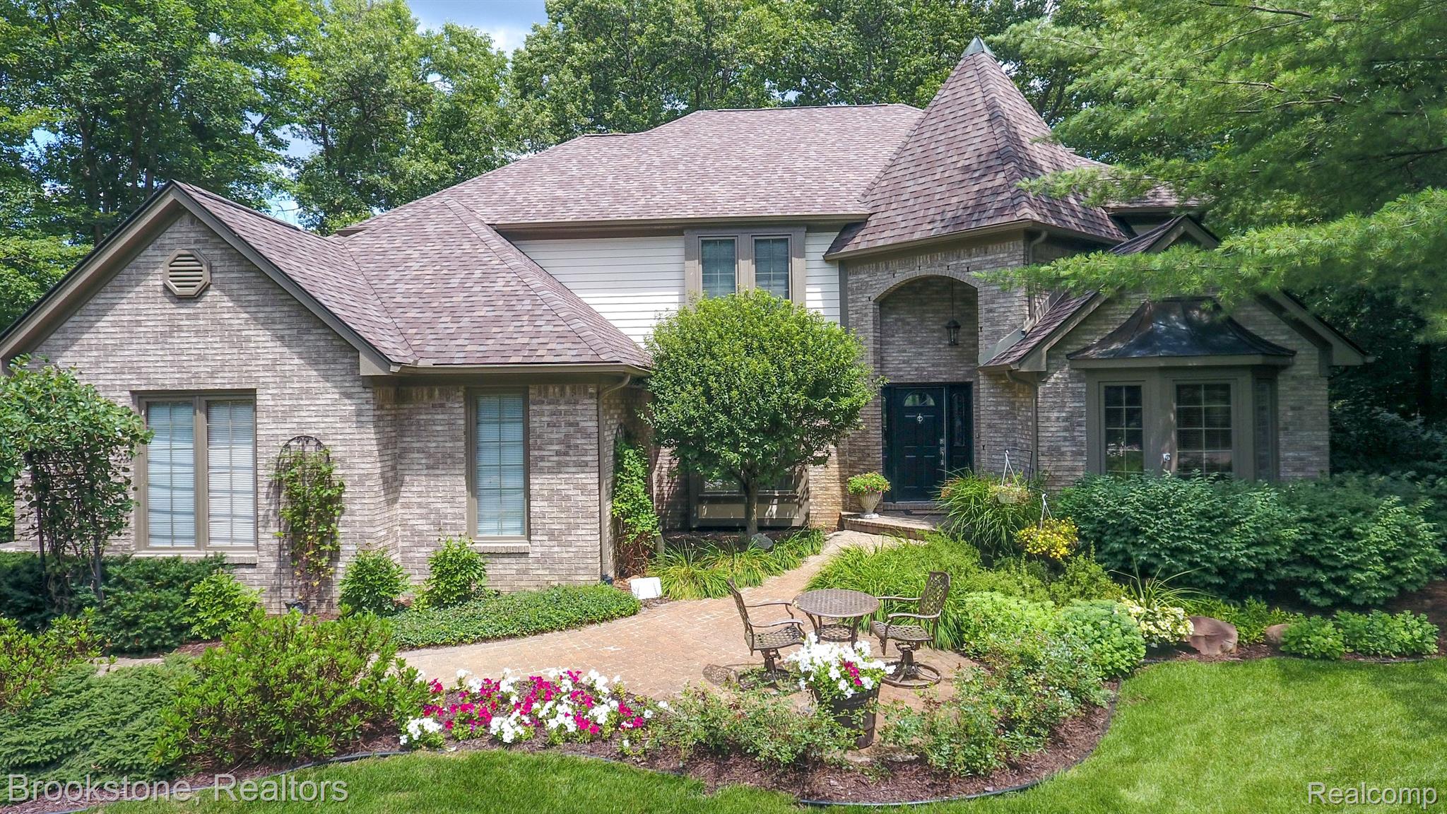 8270 LOST PINES Drive