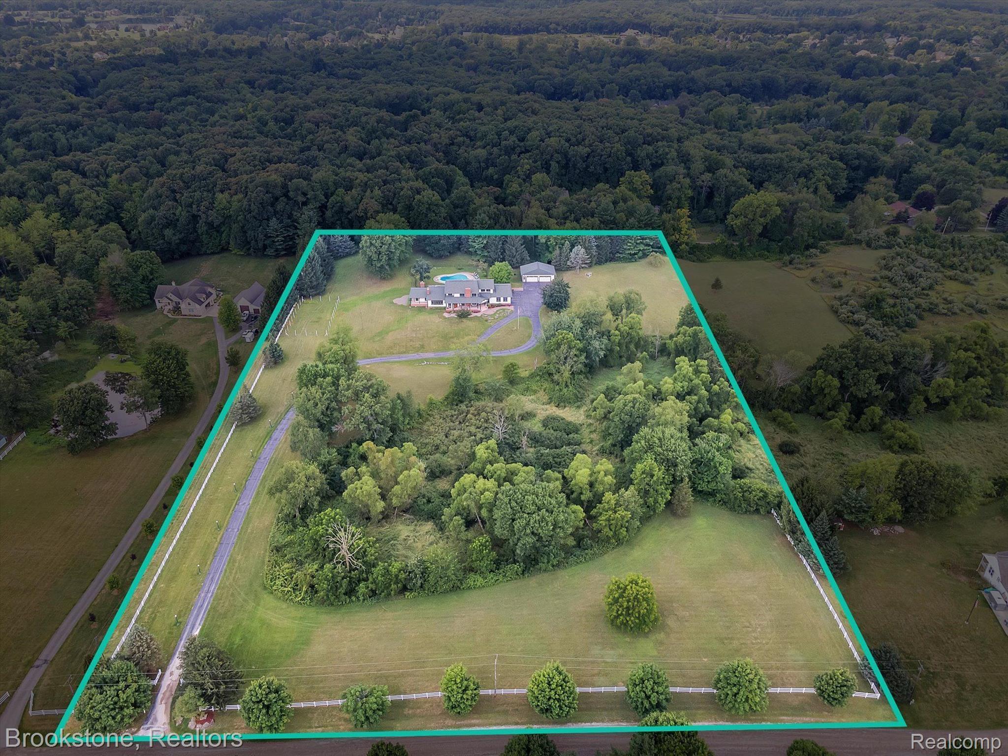 2948 MORROW Lane