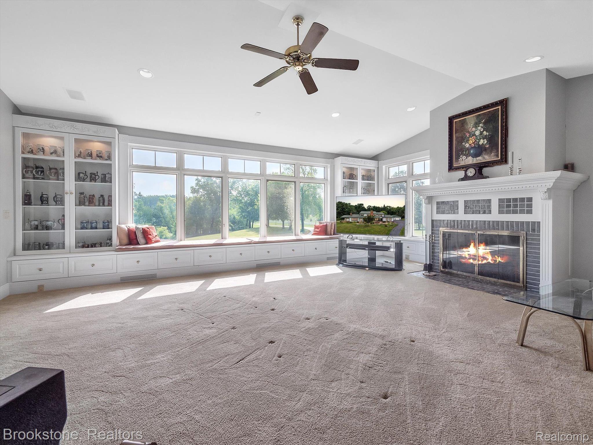 2948 MORROW Lane