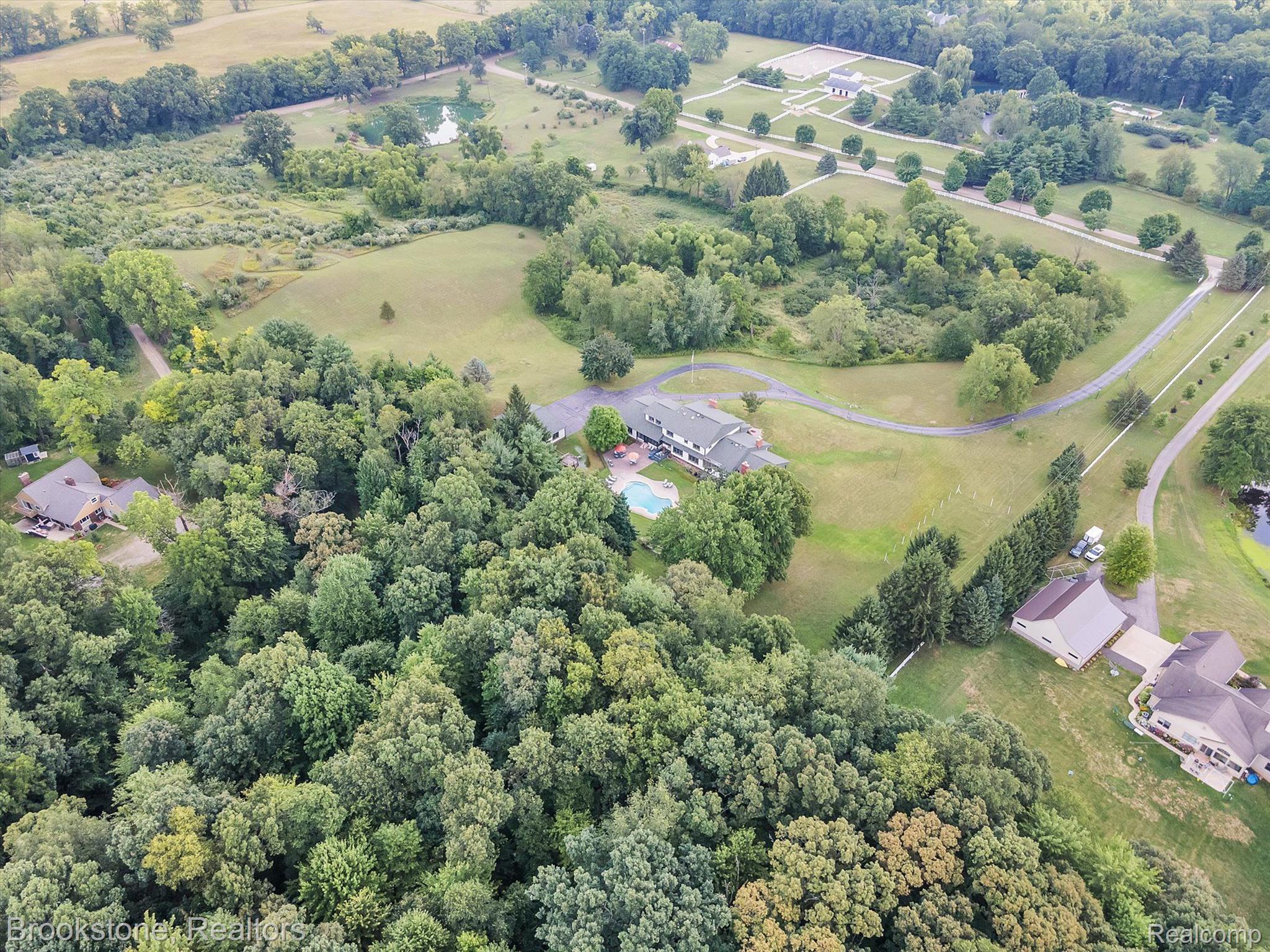 2948 MORROW Lane
