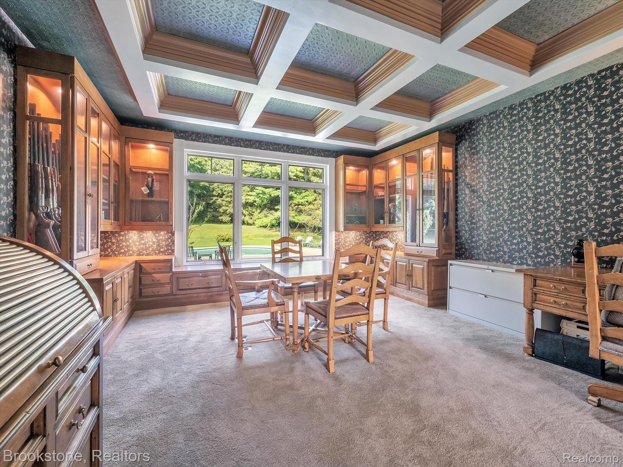 2948 MORROW Lane