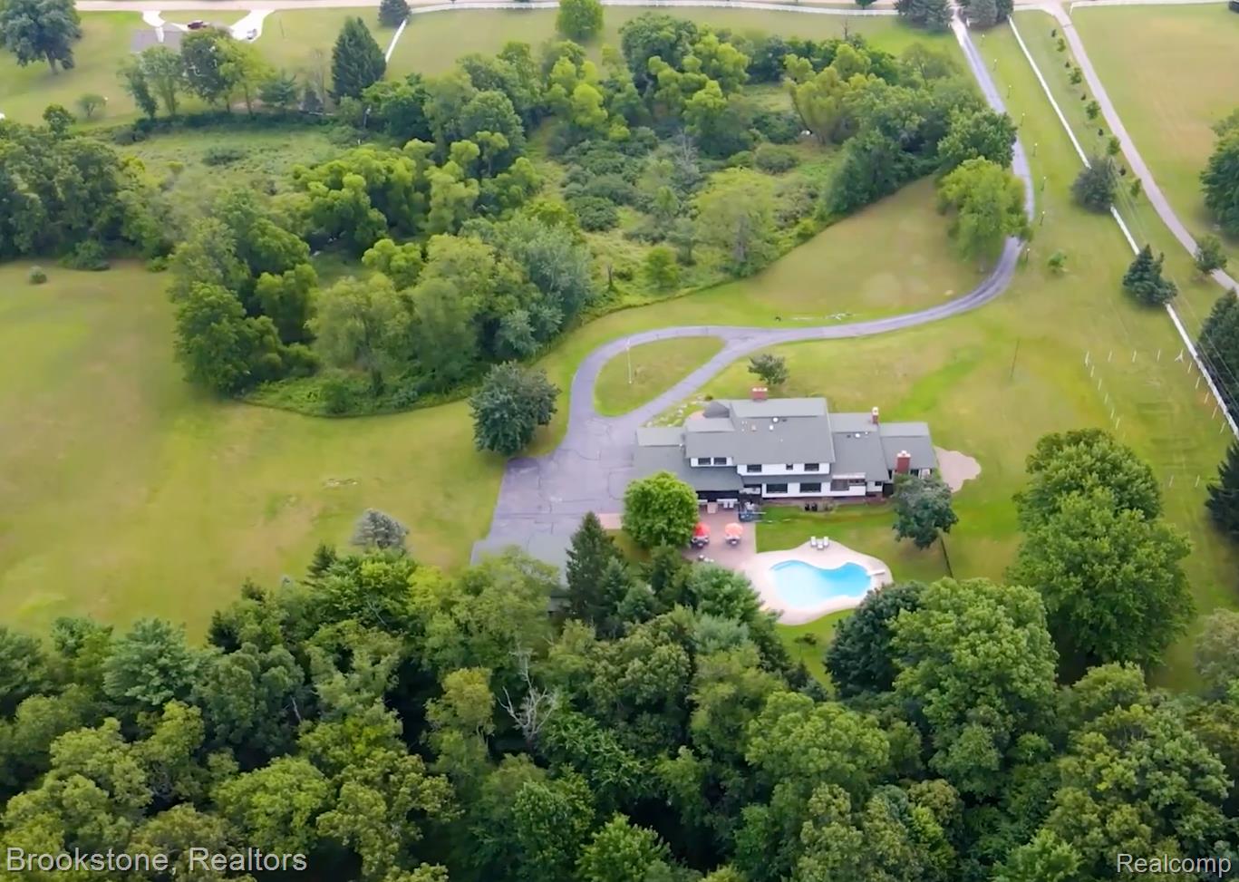2948 MORROW Lane