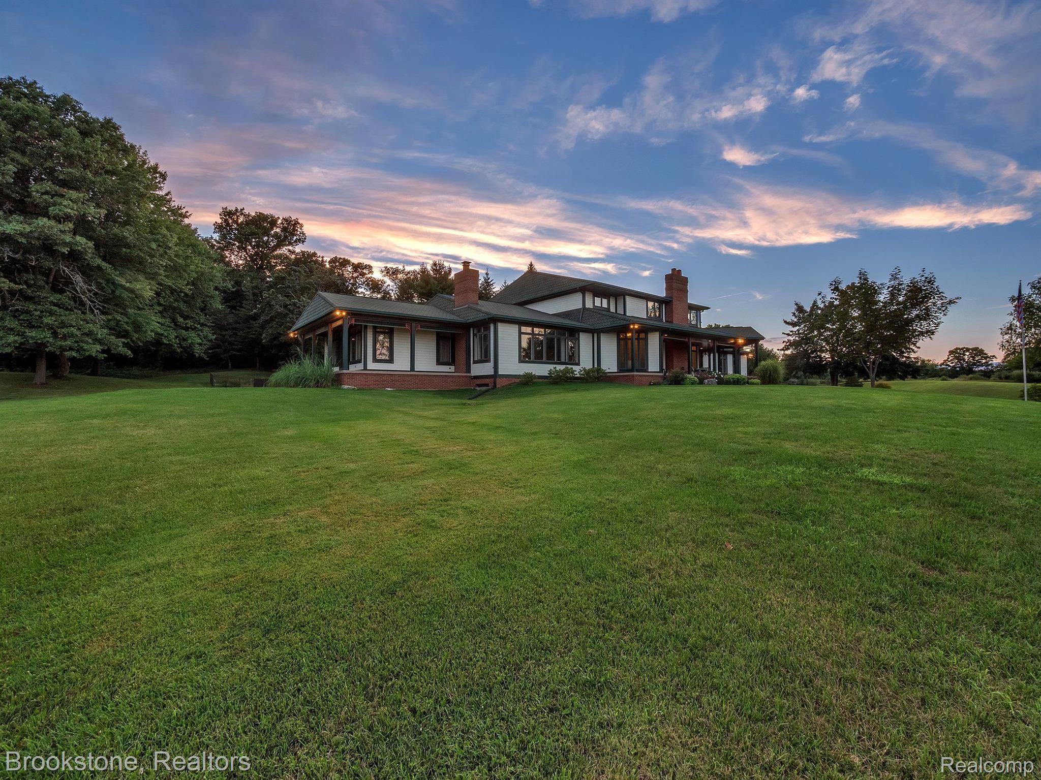 2948 MORROW Lane