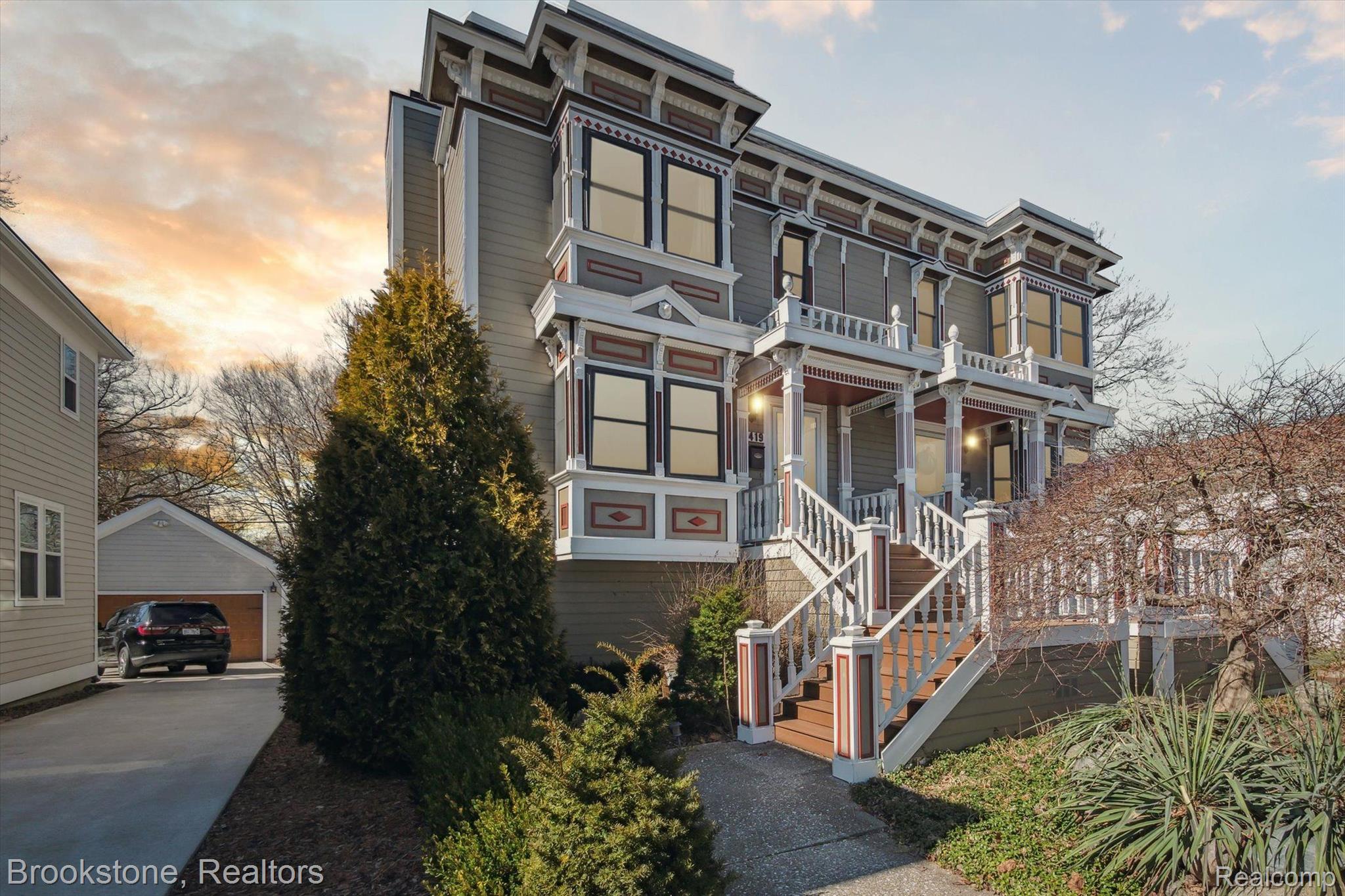 419 N WASHINGTON Avenue