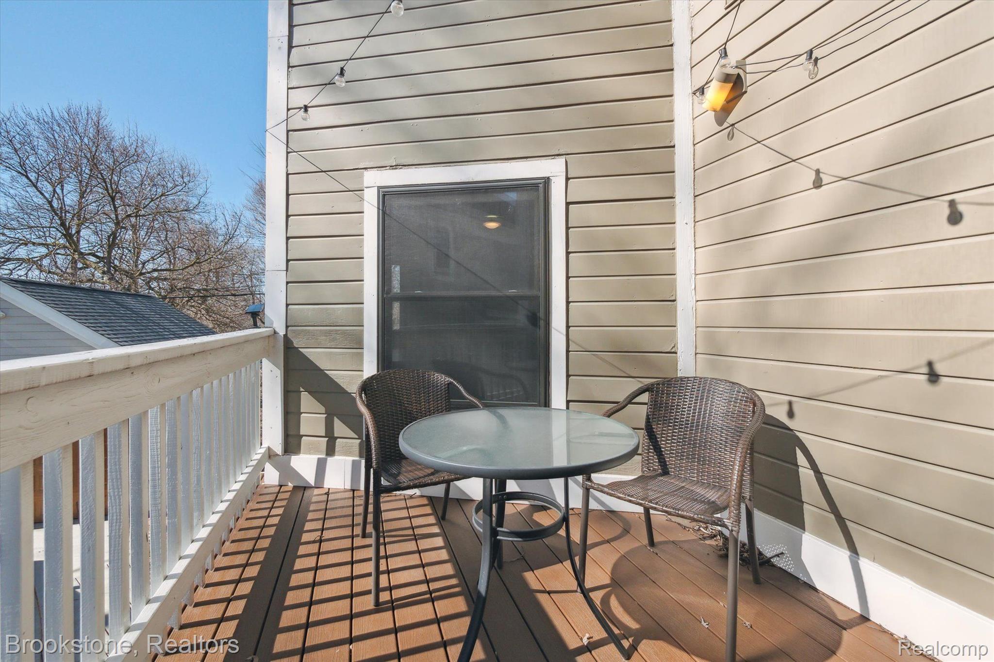 419 N WASHINGTON Avenue