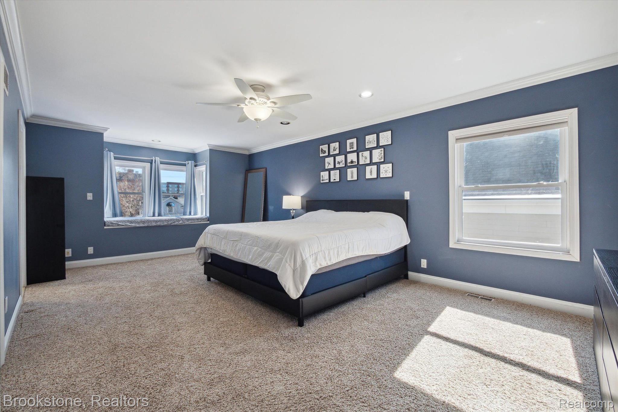 419 N WASHINGTON Avenue