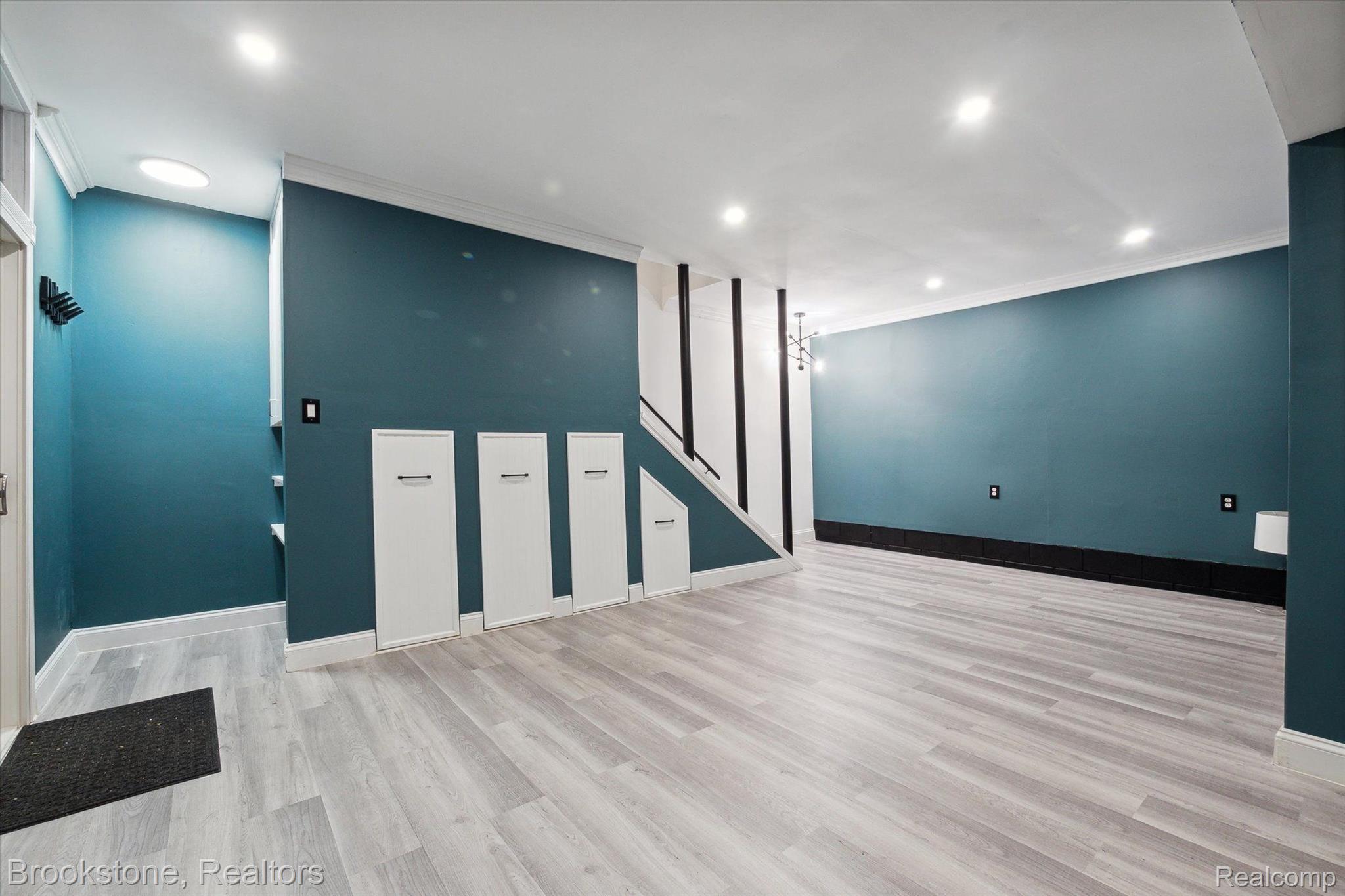 419 N WASHINGTON Avenue