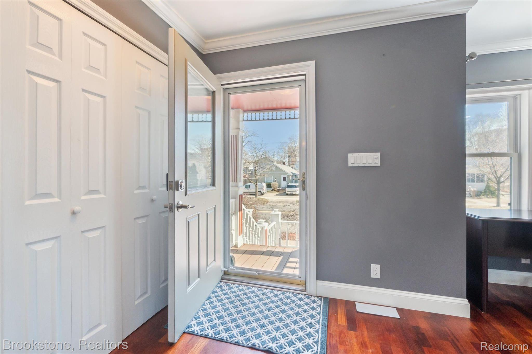 419 N WASHINGTON Avenue