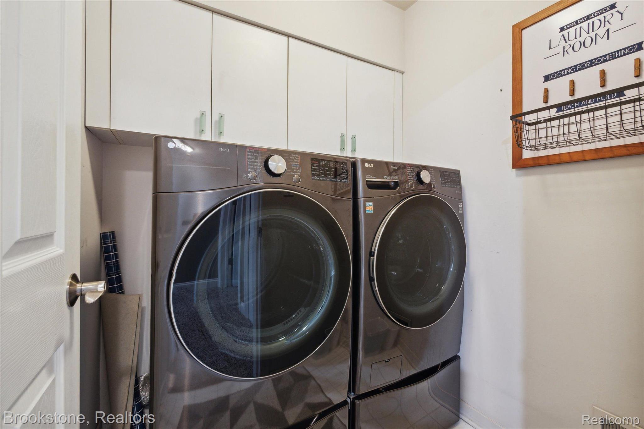 419 N WASHINGTON Avenue