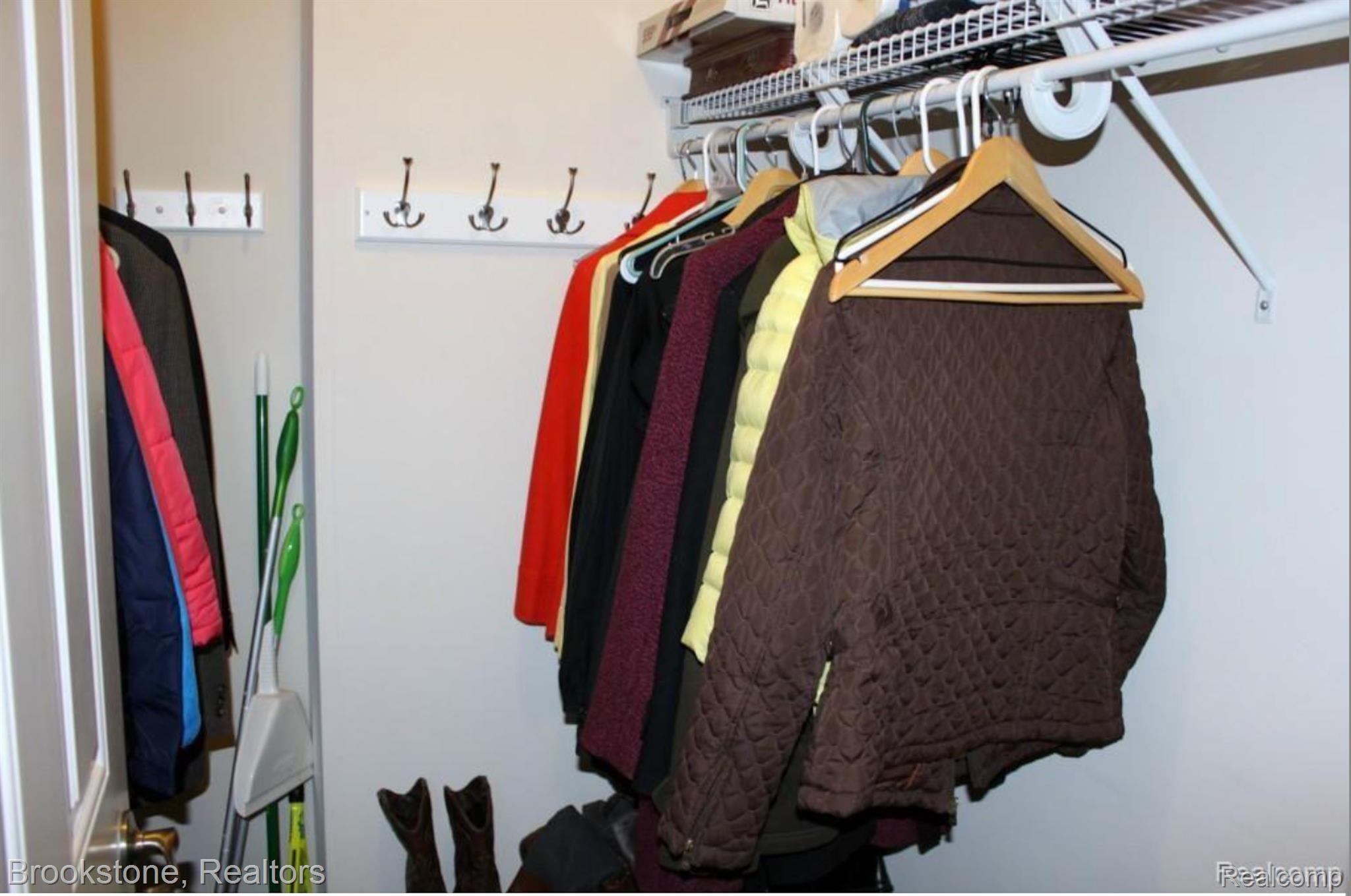 24817 VALLEYWOOD Drive