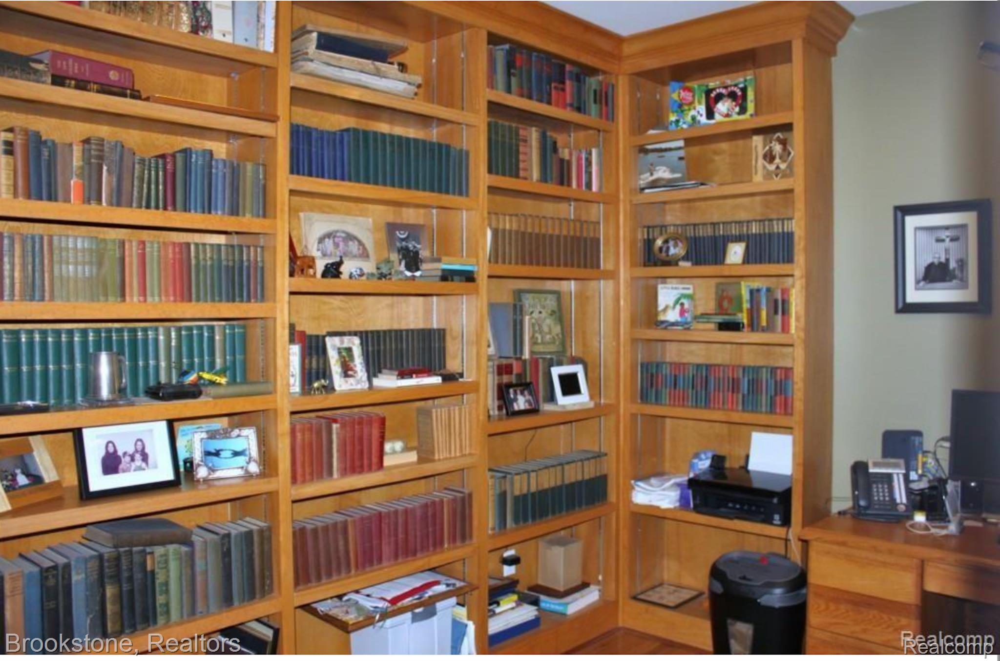 24817 VALLEYWOOD Drive