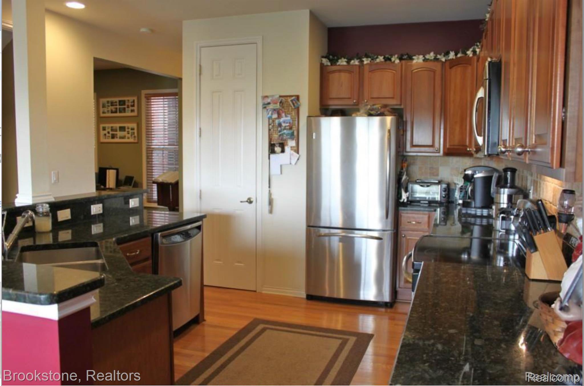 24817 VALLEYWOOD Drive