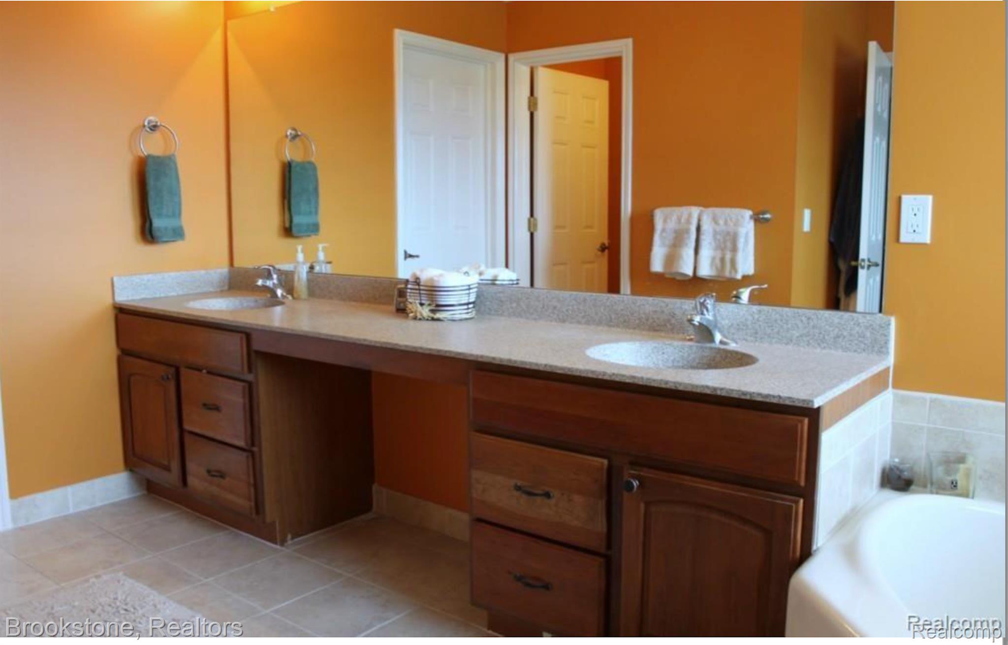 24817 VALLEYWOOD Drive