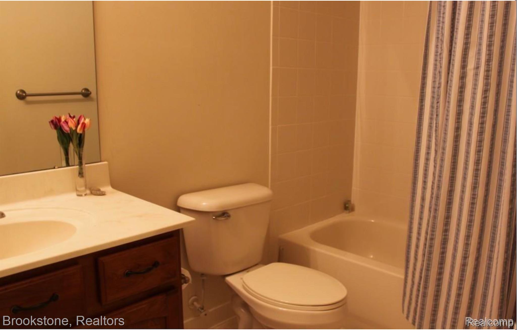 24817 VALLEYWOOD Drive