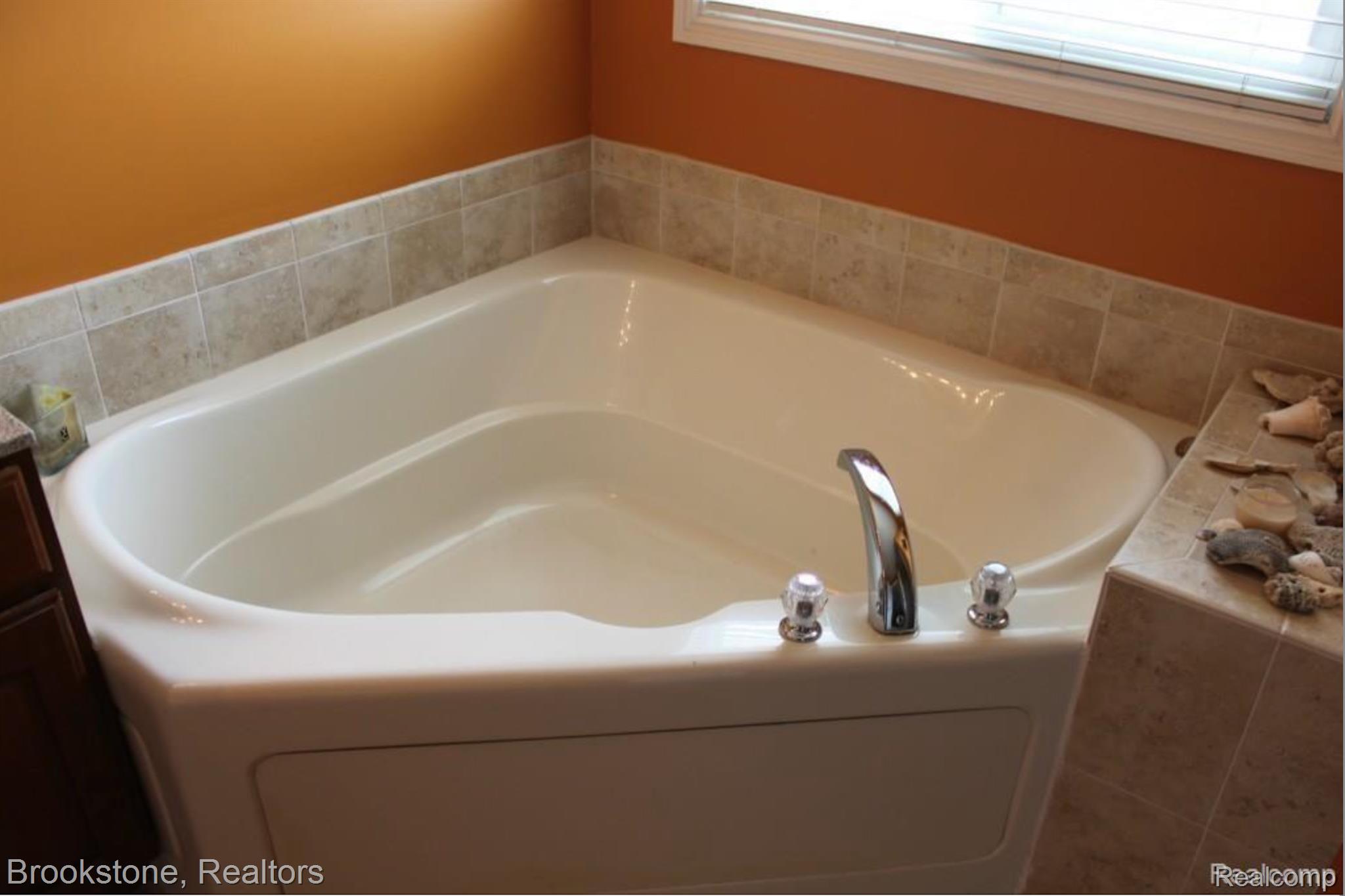 24817 VALLEYWOOD Drive