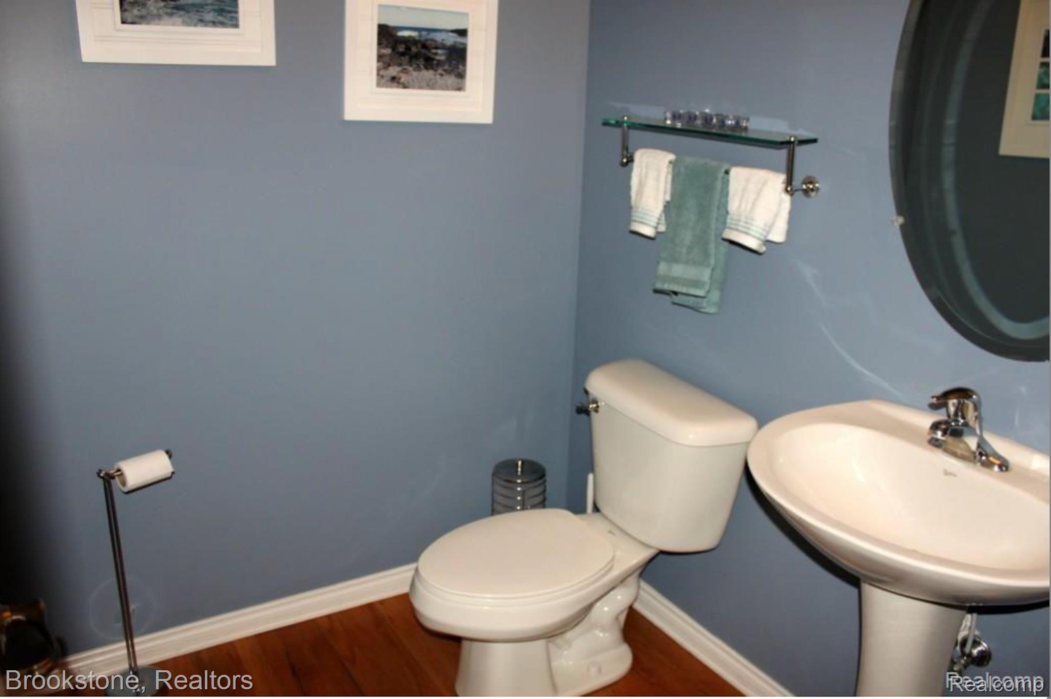 24817 VALLEYWOOD Drive