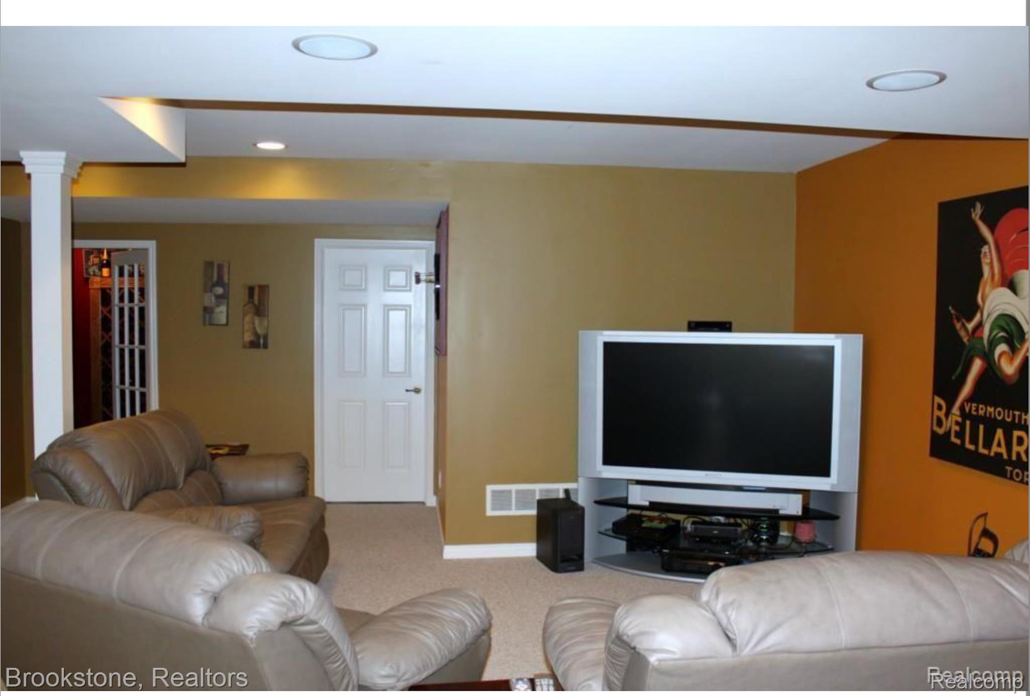 24817 VALLEYWOOD Drive