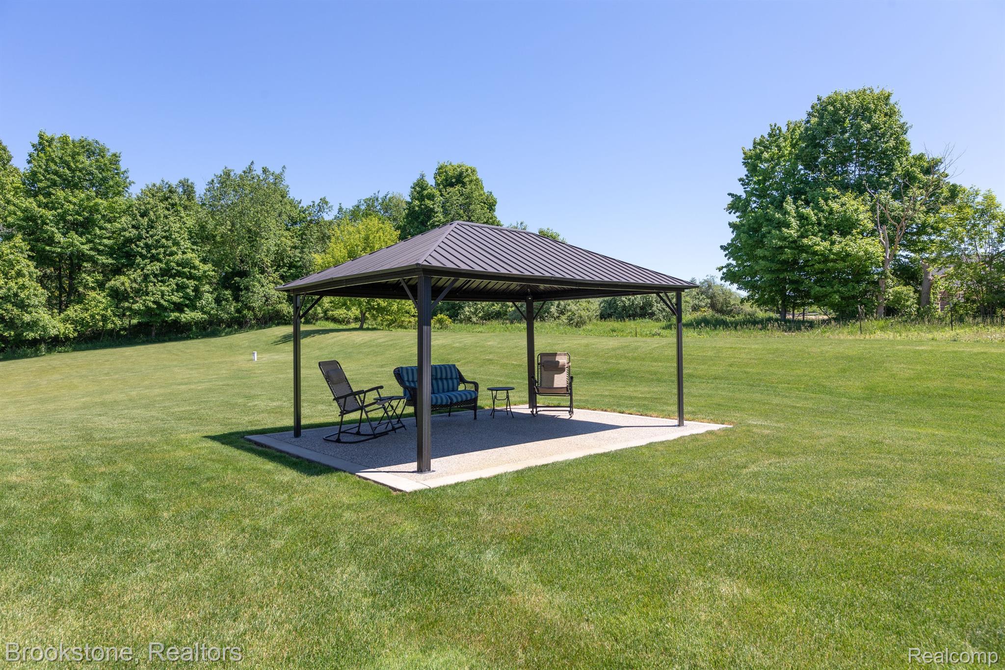 610 PHEASANT RIDGE Drive