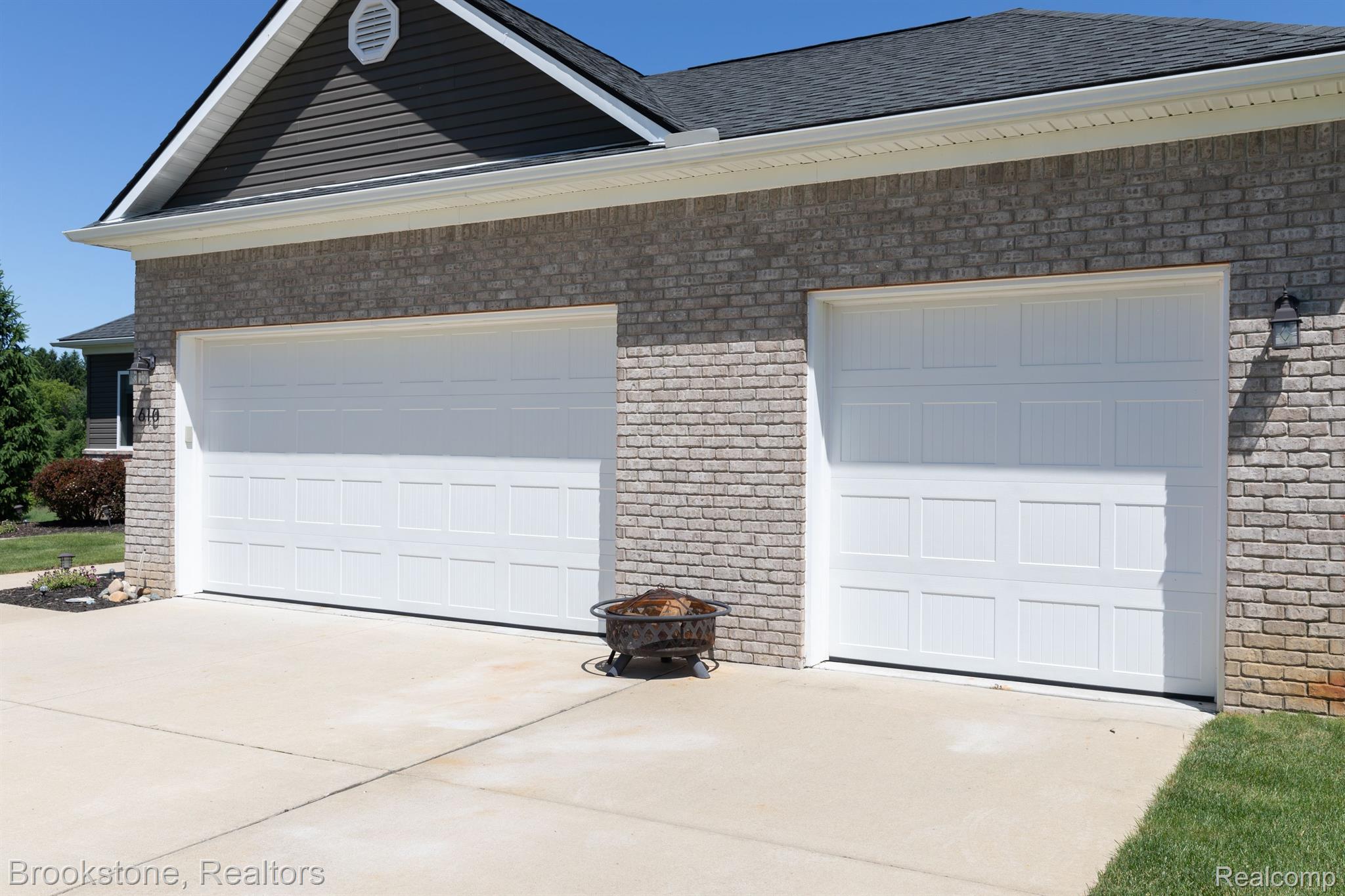 610 PHEASANT RIDGE Drive
