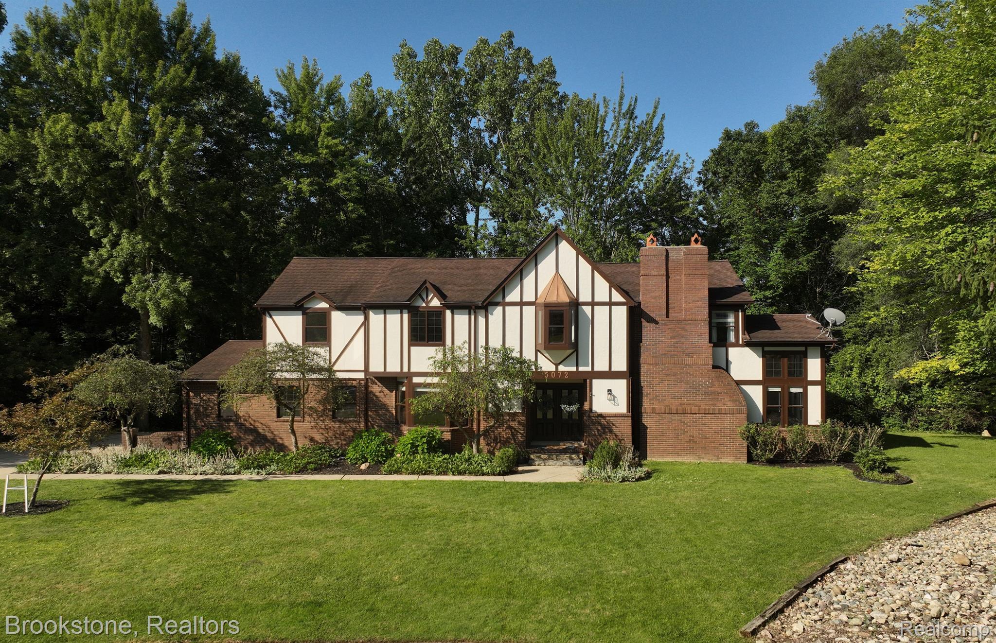 5072 FAR RAVINE
