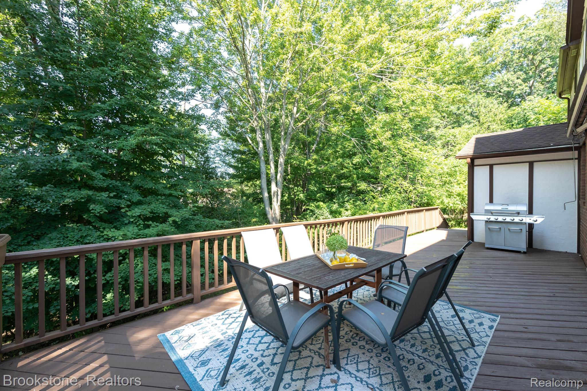 5072 FAR RAVINE