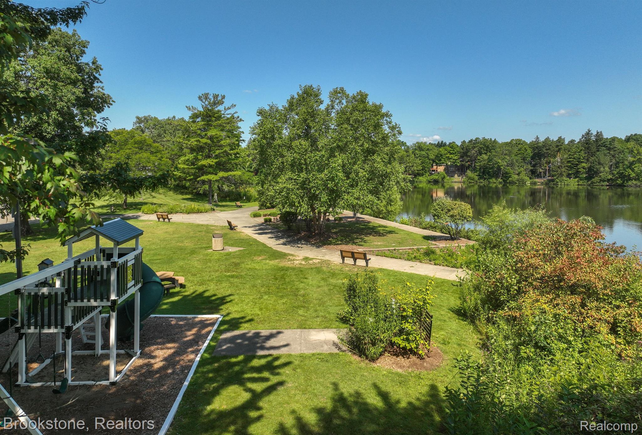 5072 FAR RAVINE