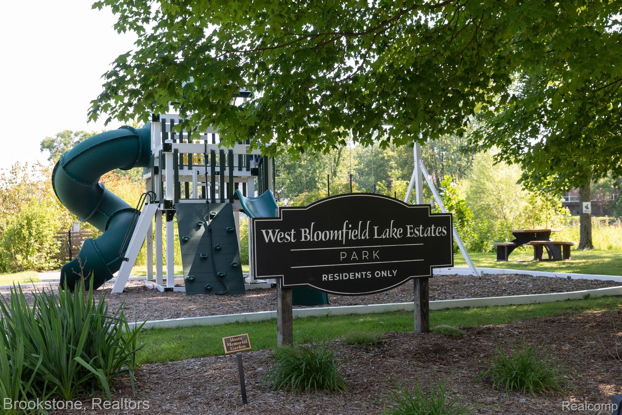 5072 FAR RAVINE