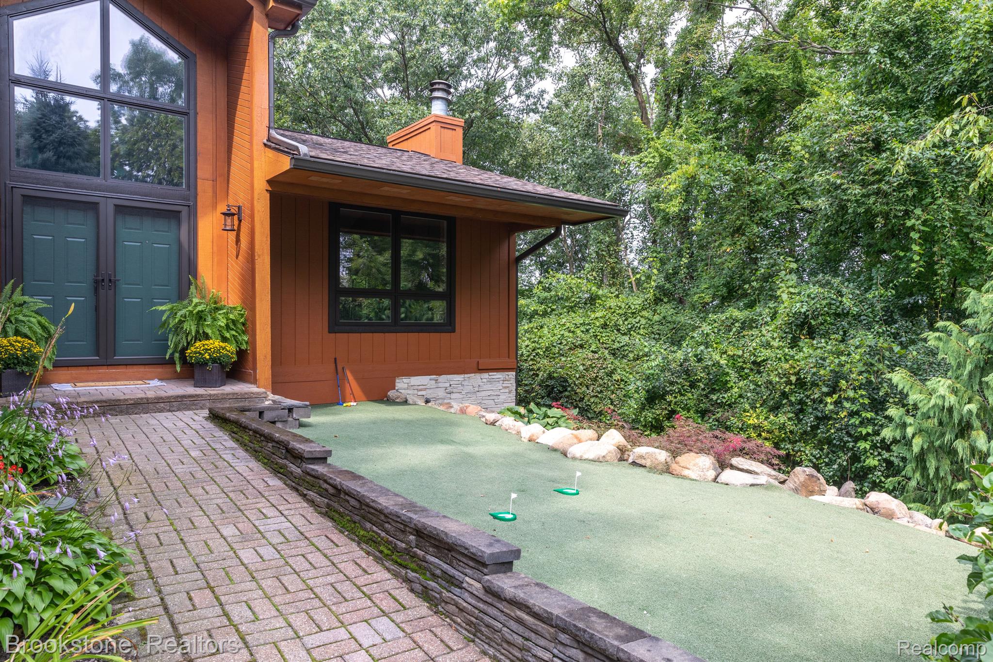 6515 CUTHBERT Road