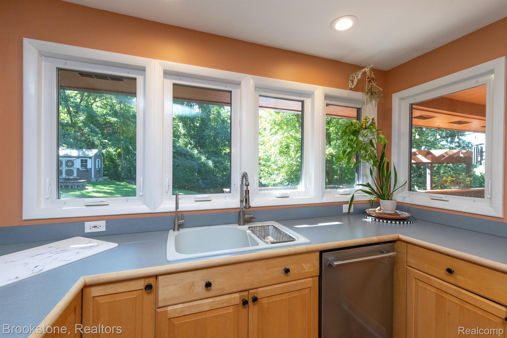 6515 CUTHBERT Road
