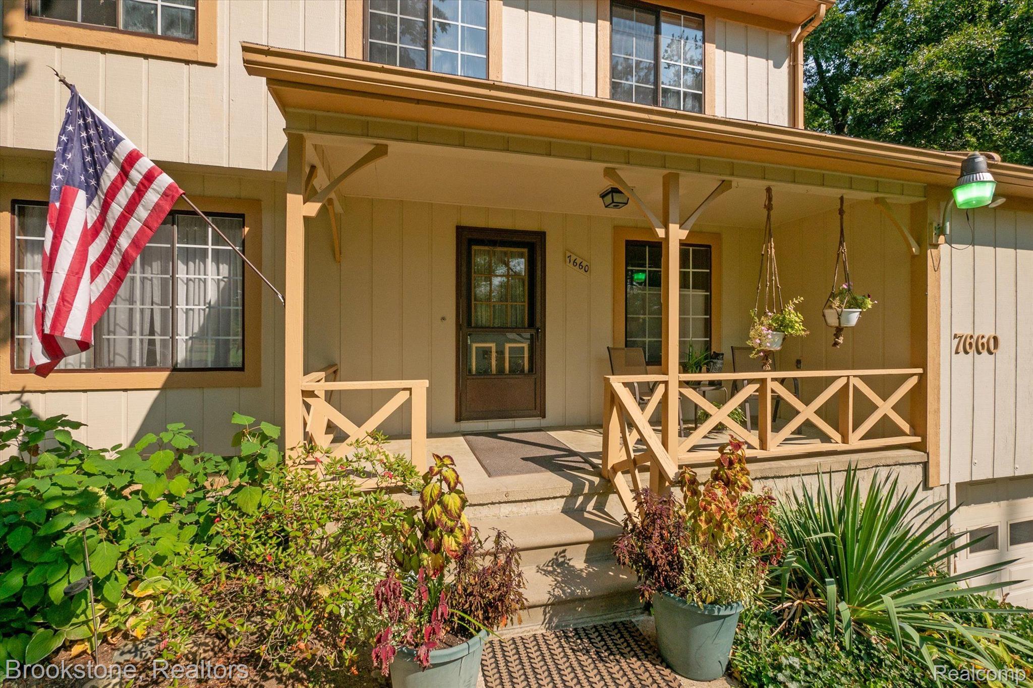 7660 CRESTMORE Street