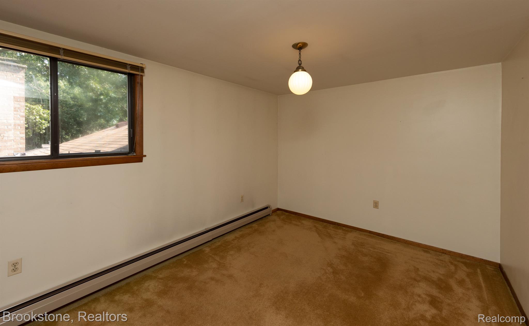 7660 CRESTMORE Street