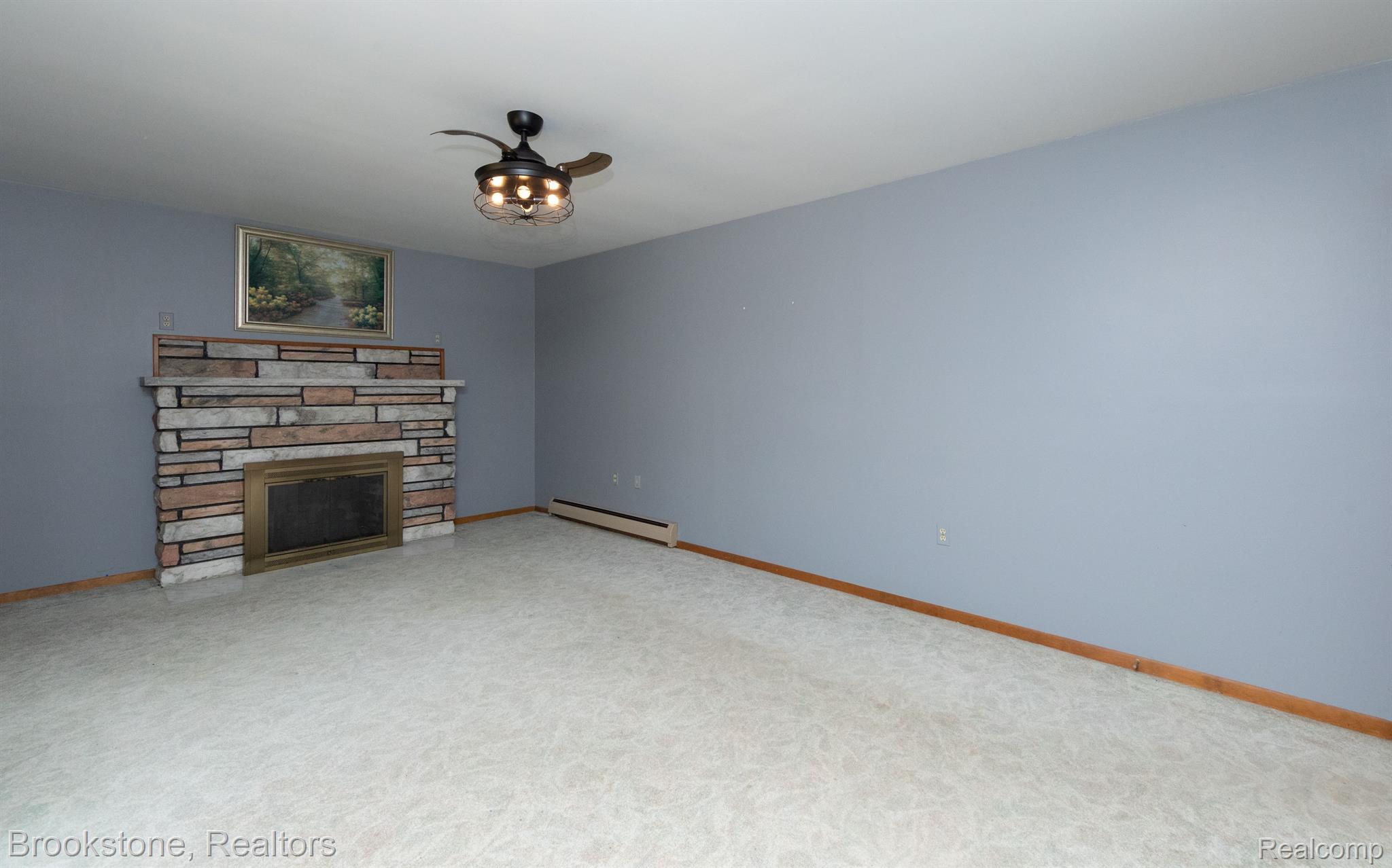 7660 CRESTMORE Street