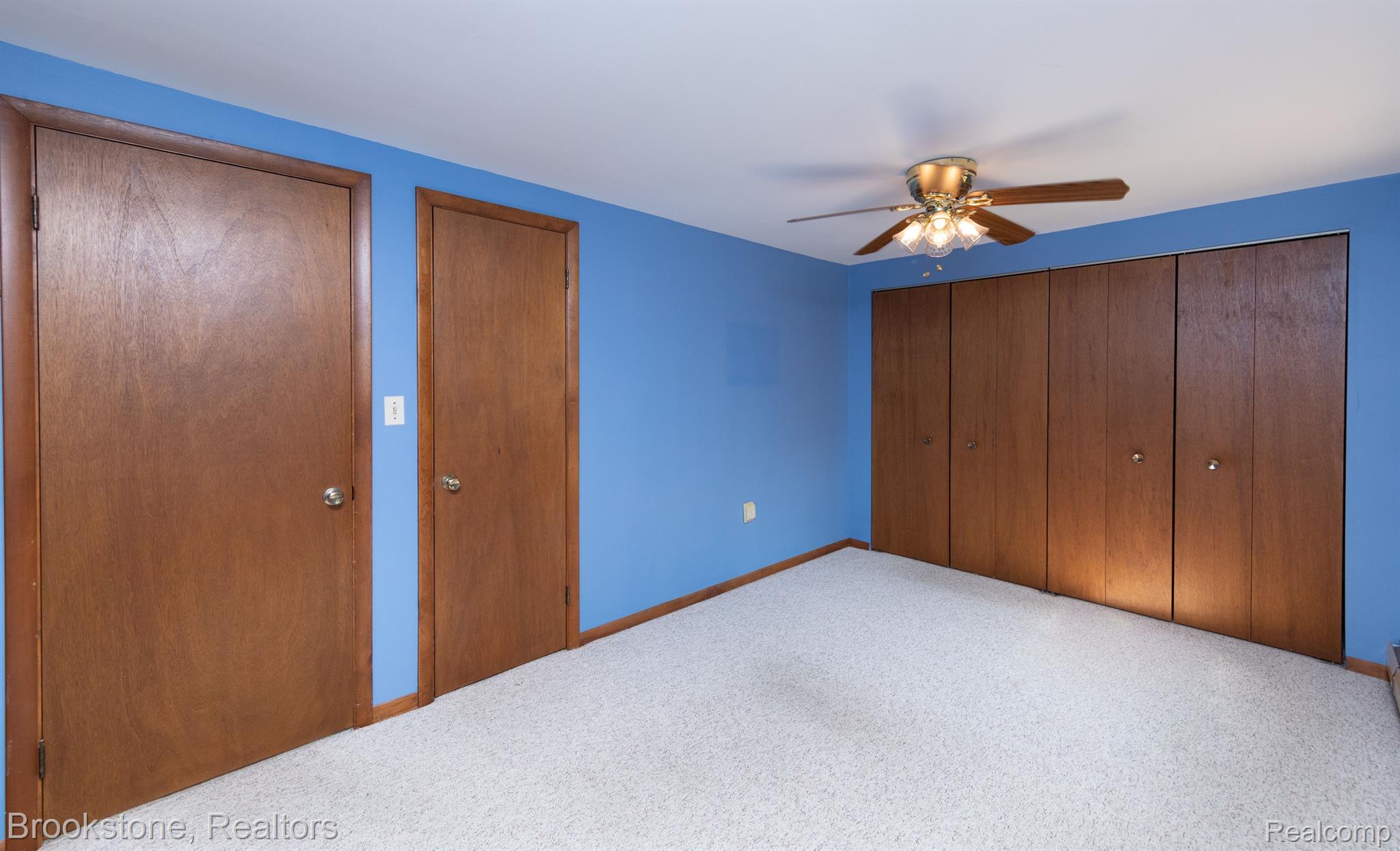 7660 CRESTMORE Street