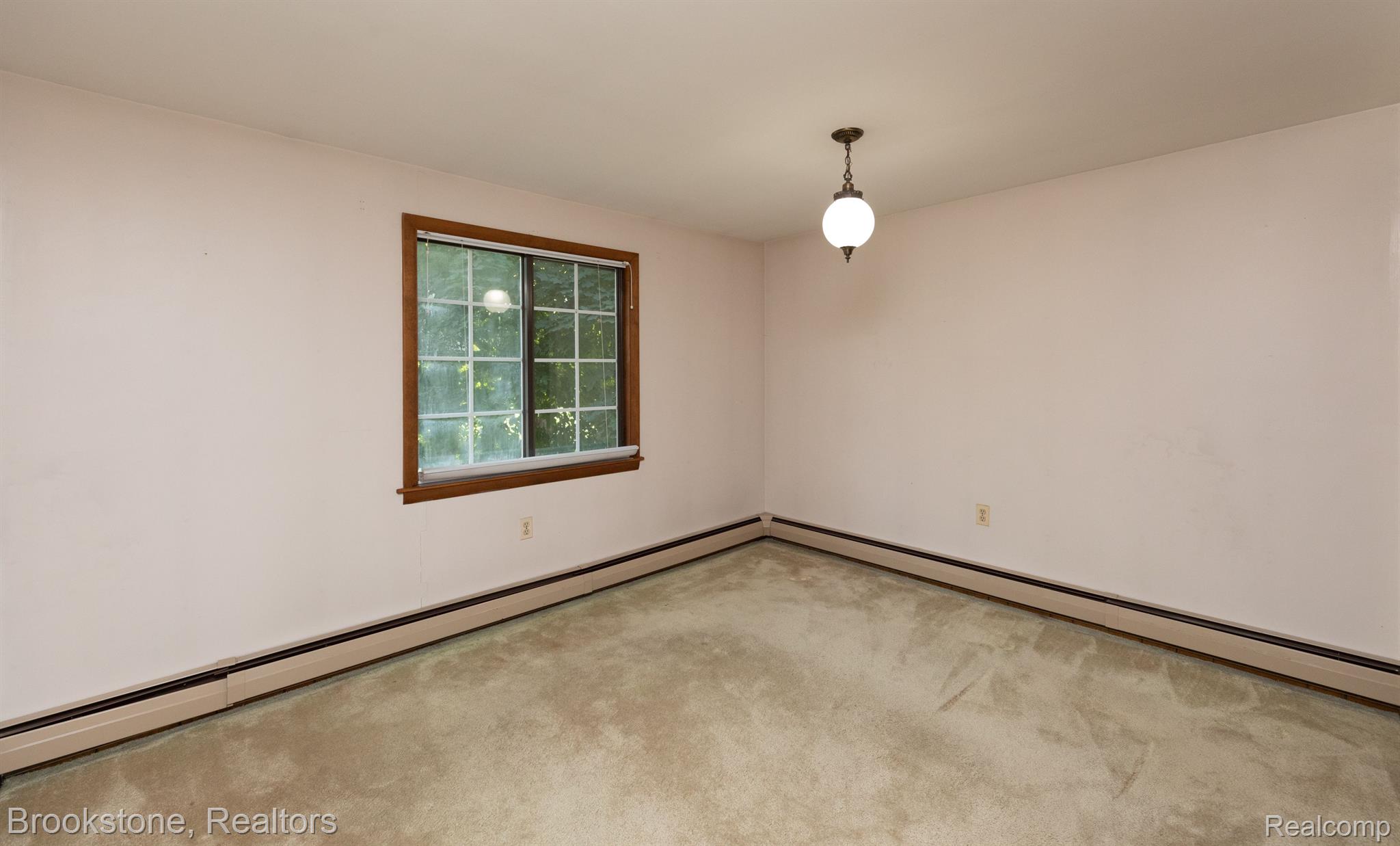 7660 CRESTMORE Street