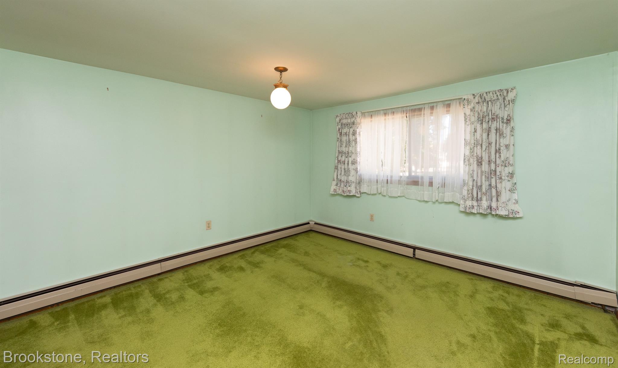 7660 CRESTMORE Street