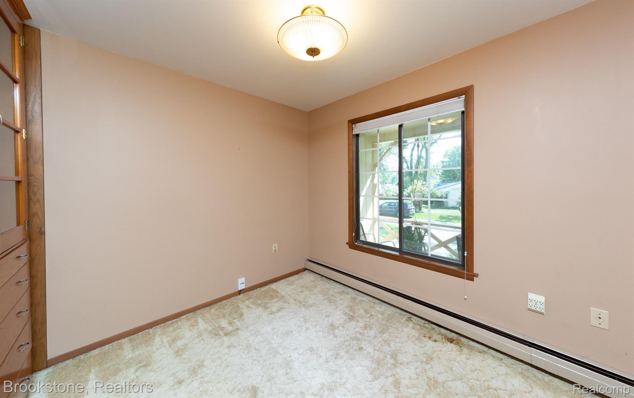 7660 CRESTMORE Street