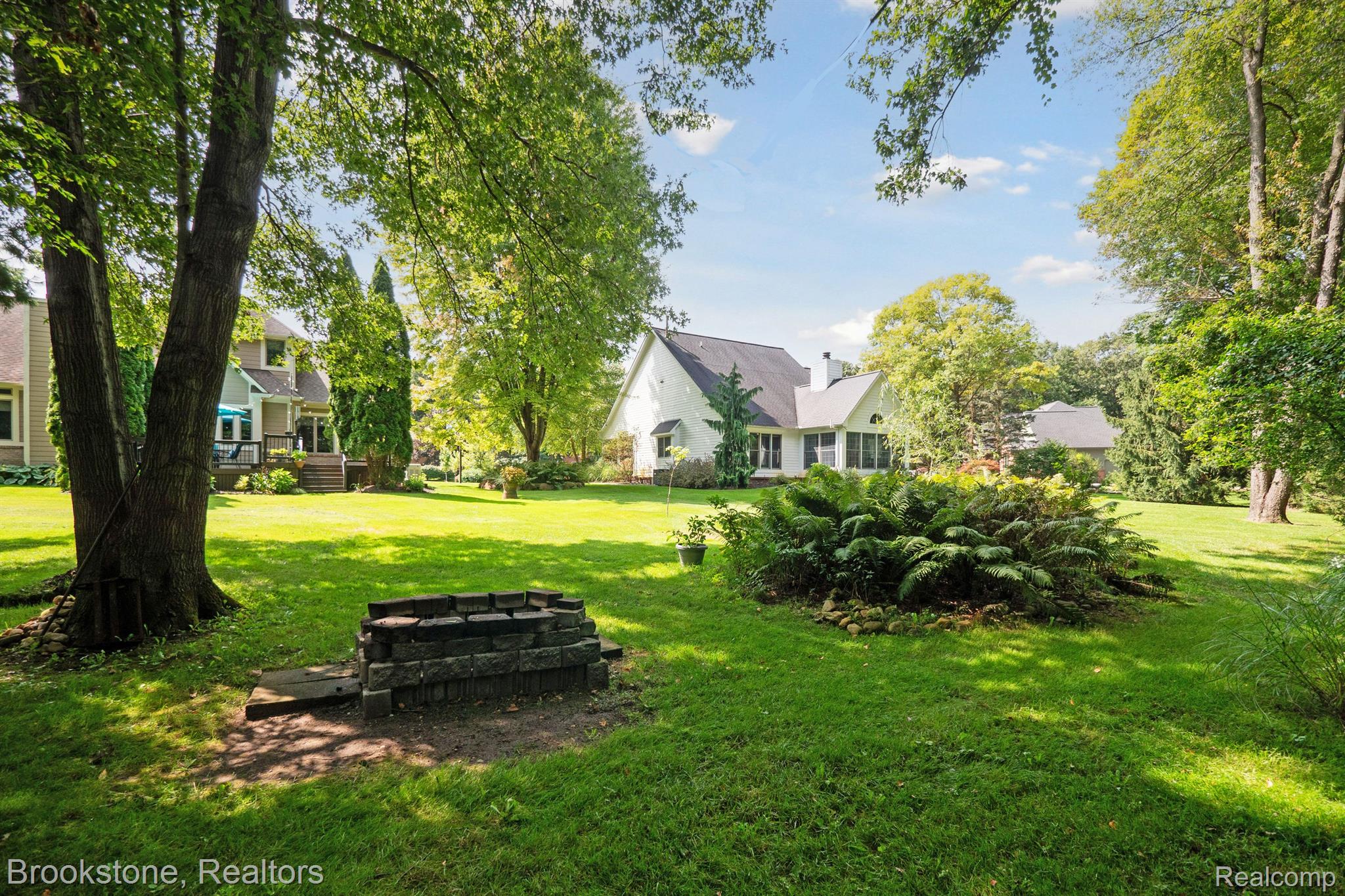 9978 PEBBLE CREEK CT