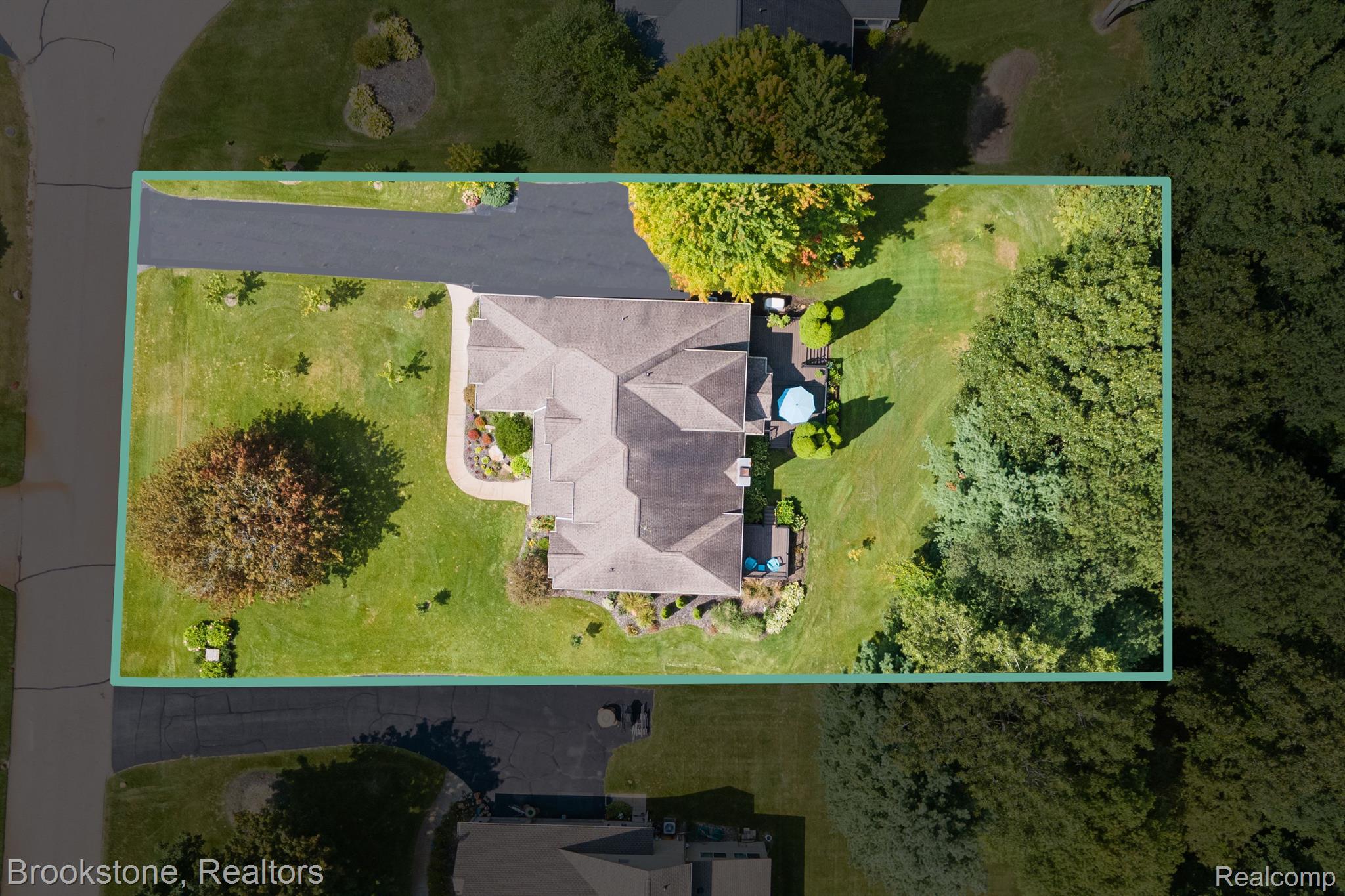 9978 PEBBLE CREEK CT