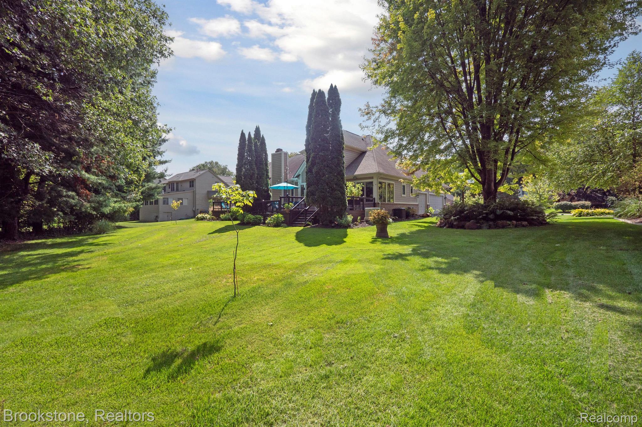 9978 PEBBLE CREEK CT