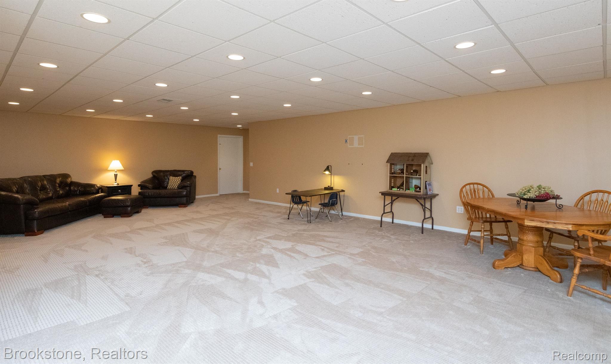 9978 PEBBLE CREEK CT