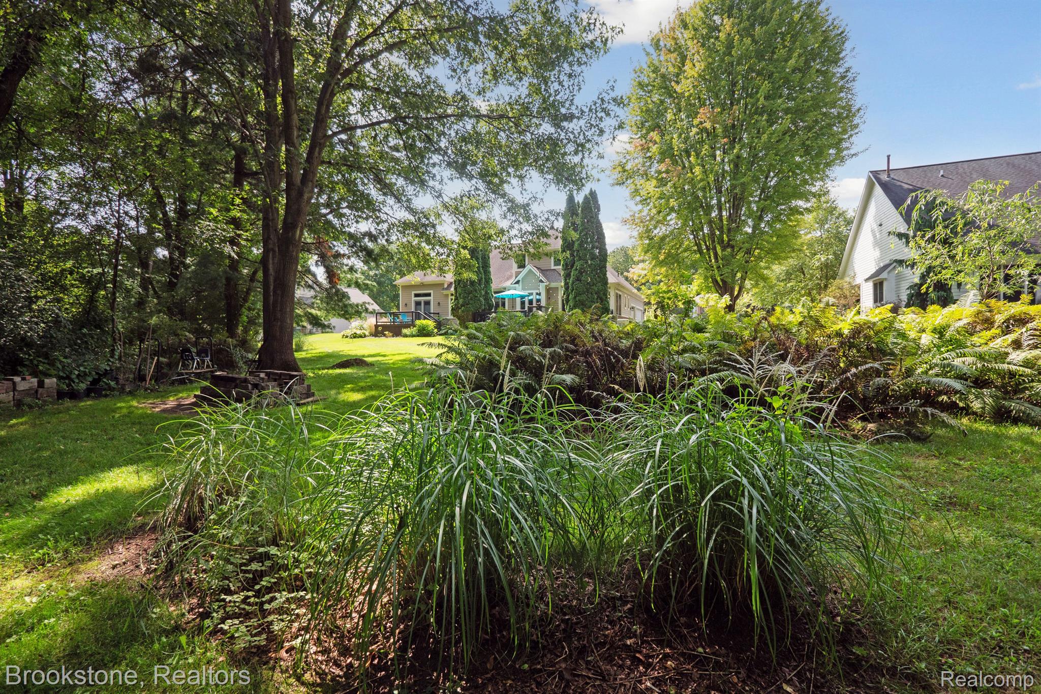 9978 PEBBLE CREEK CT