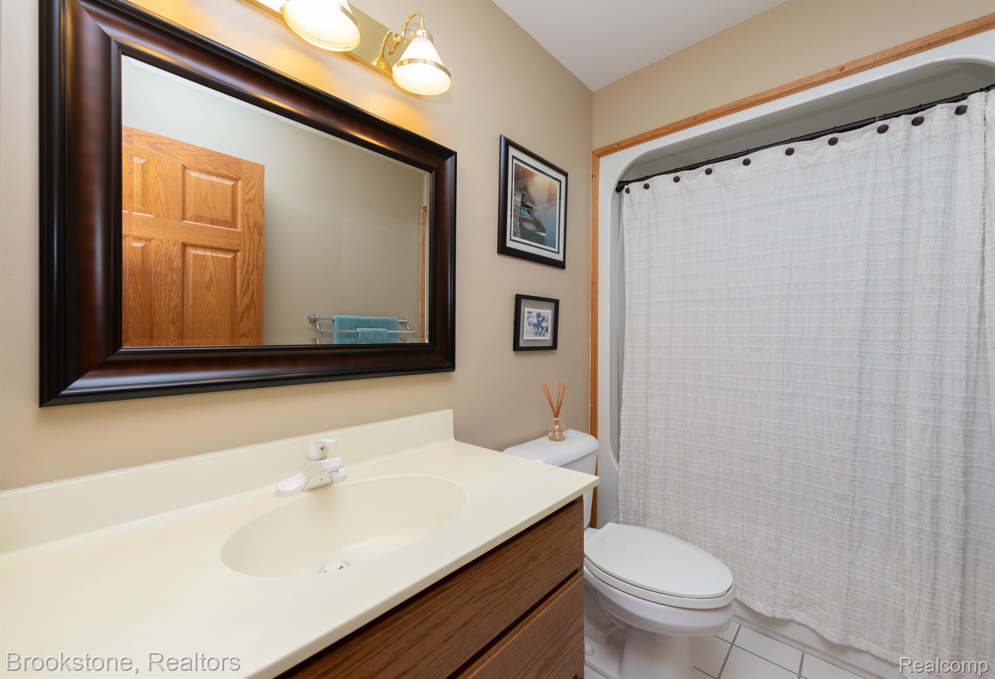 9978 PEBBLE CREEK CT