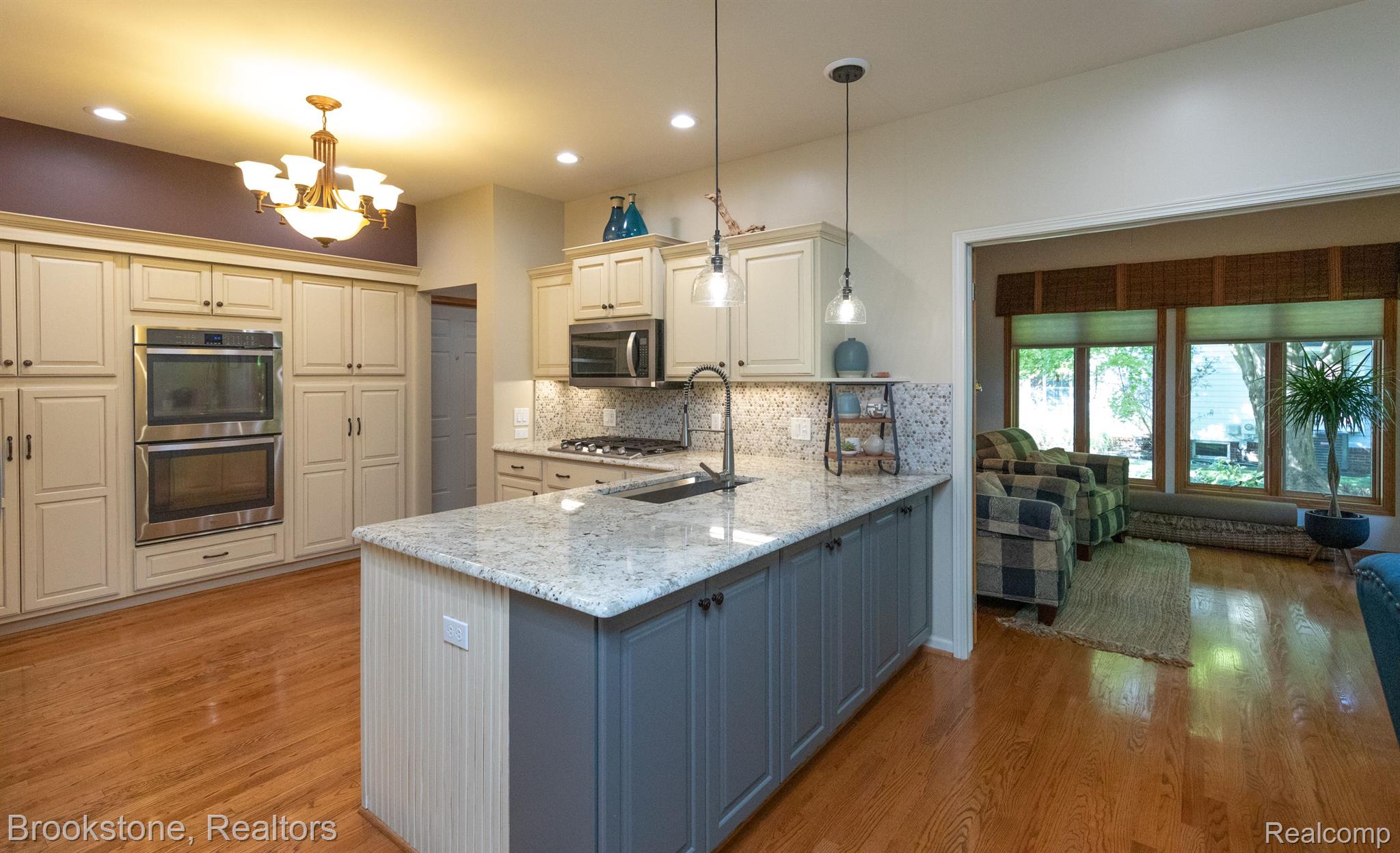 9978 PEBBLE CREEK CT