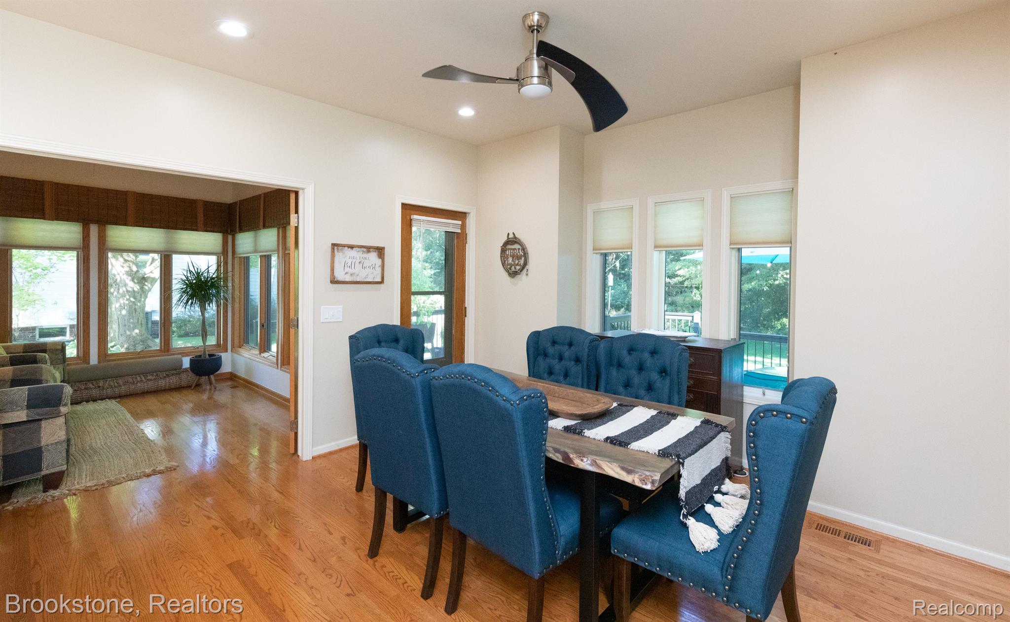 9978 PEBBLE CREEK CT