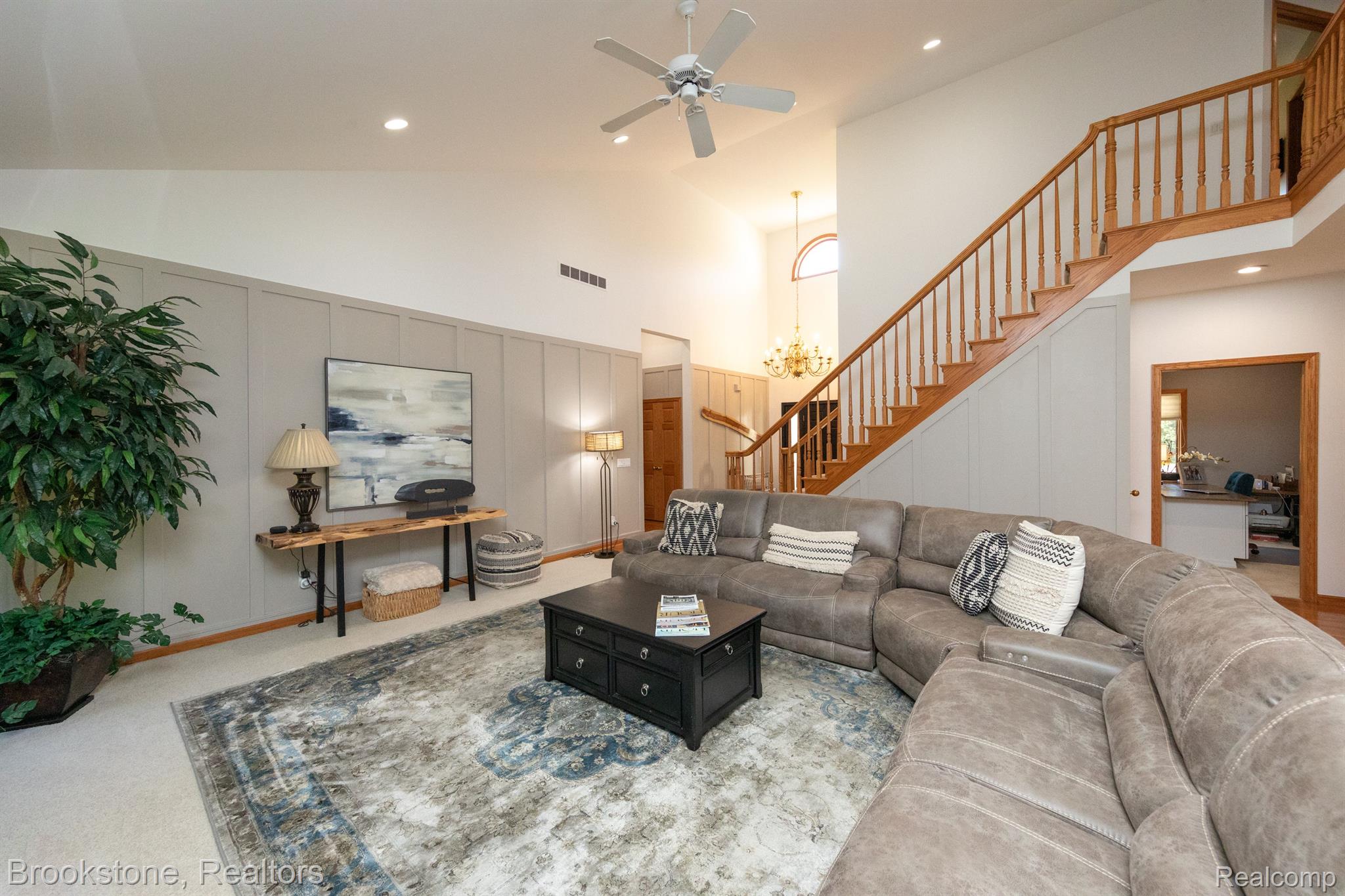 9978 PEBBLE CREEK CT