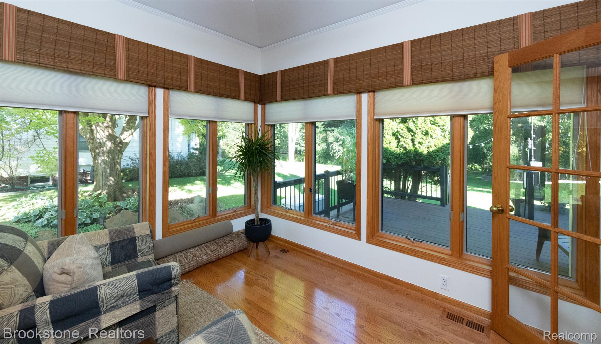 9978 PEBBLE CREEK CT