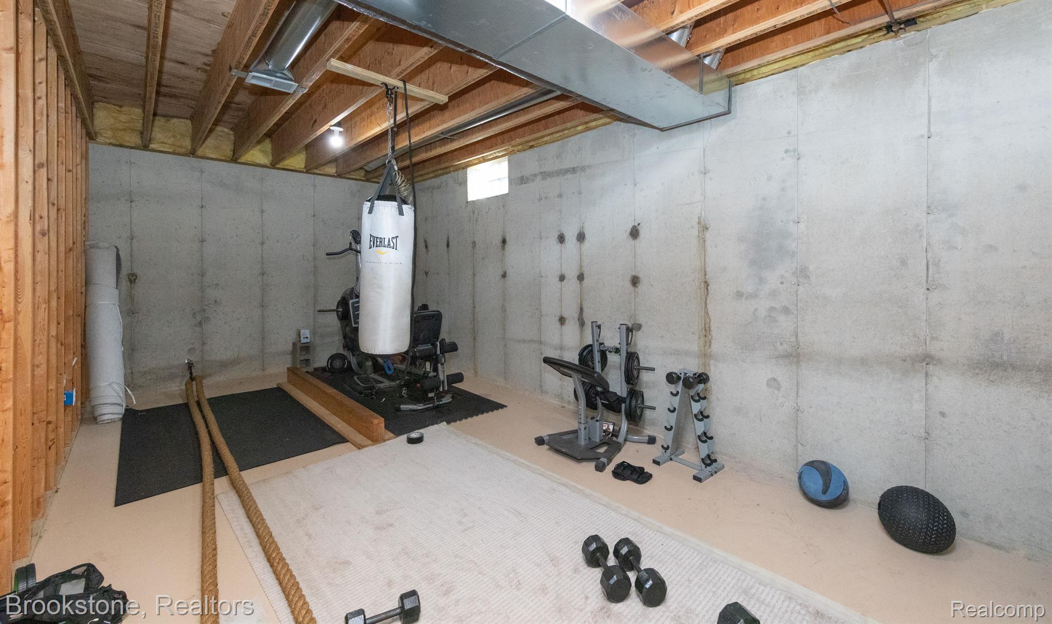 9978 PEBBLE CREEK CT