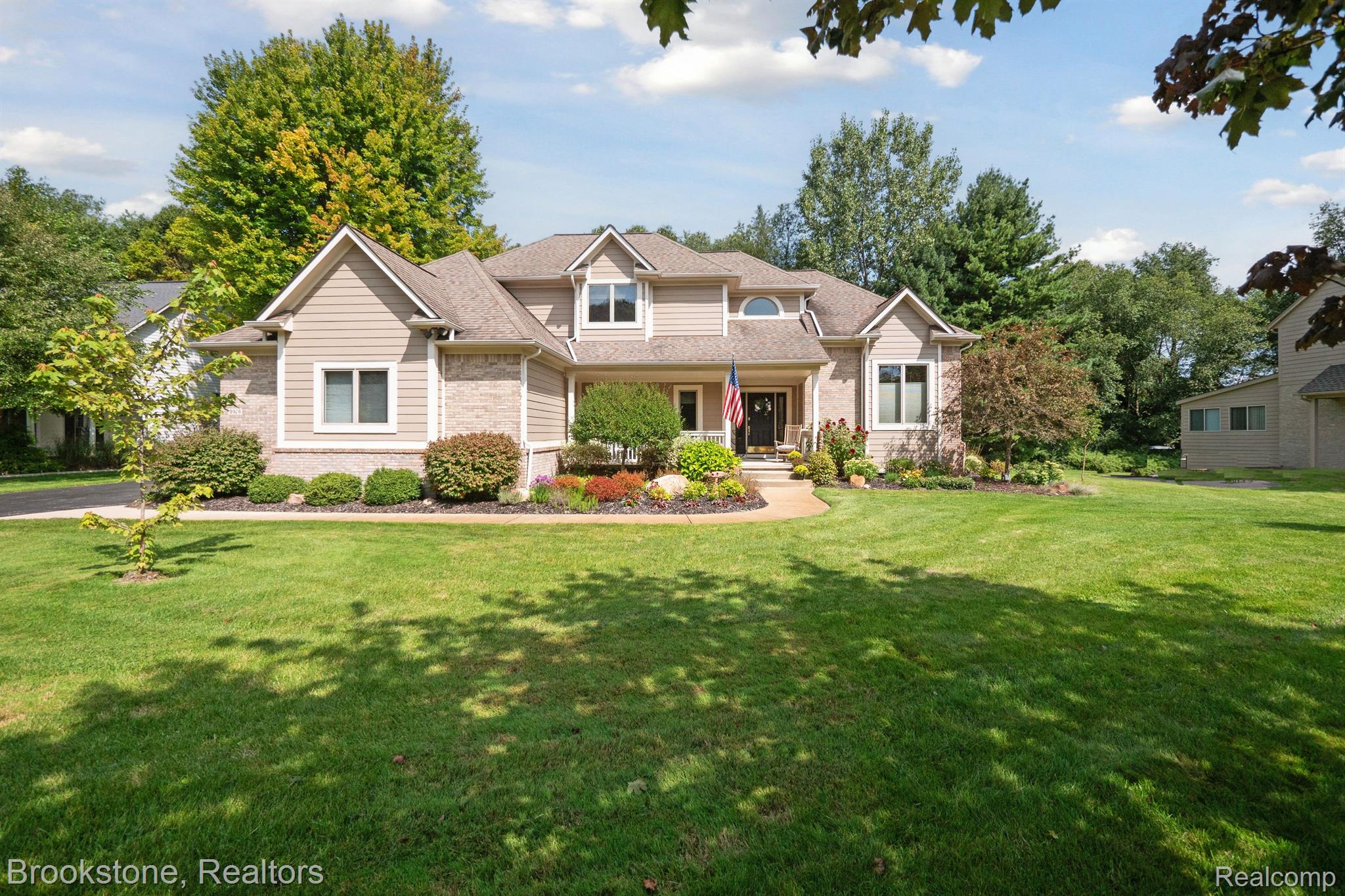 9978 PEBBLE CREEK CT