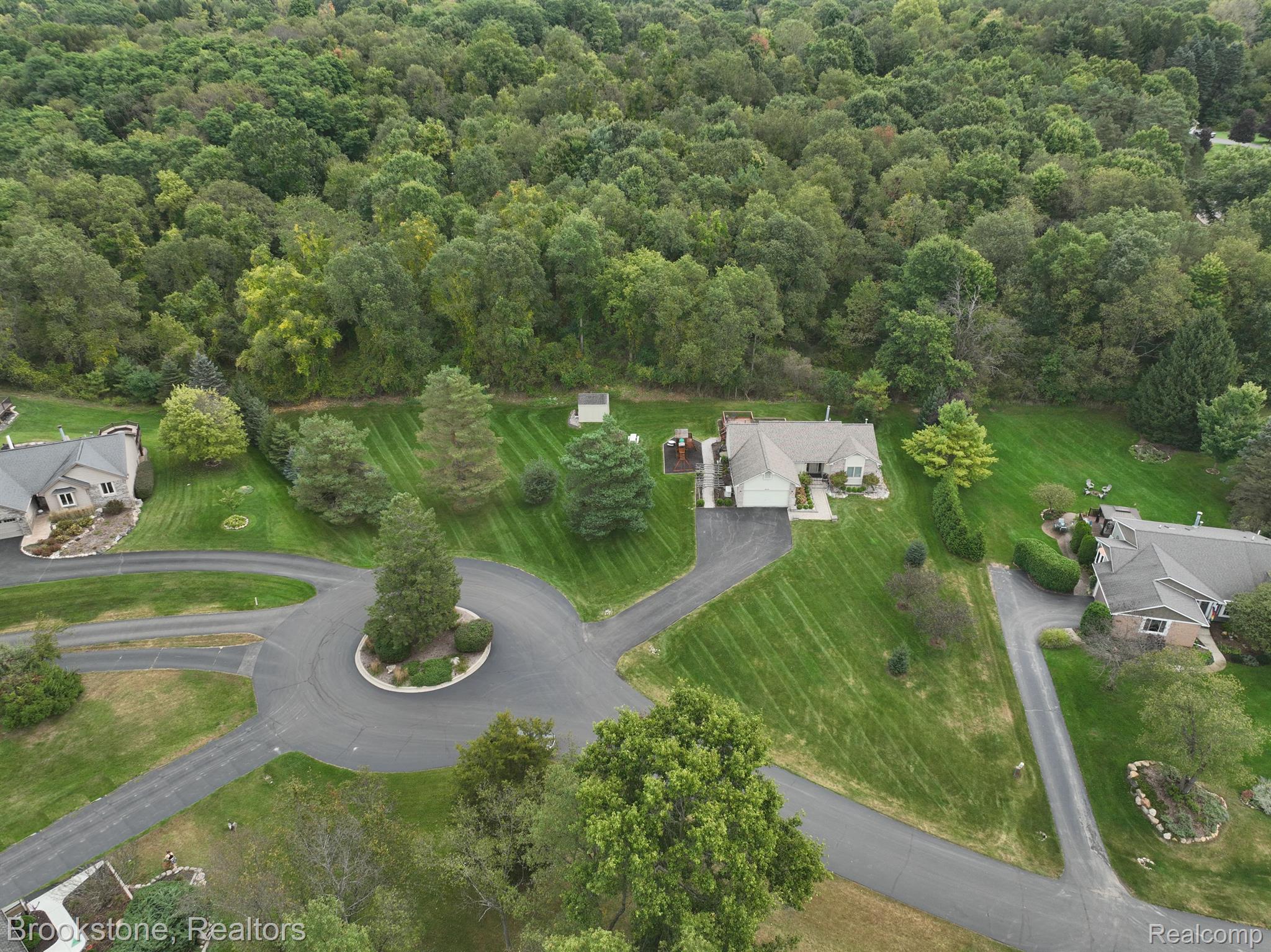 8558 RIDGEVIEW