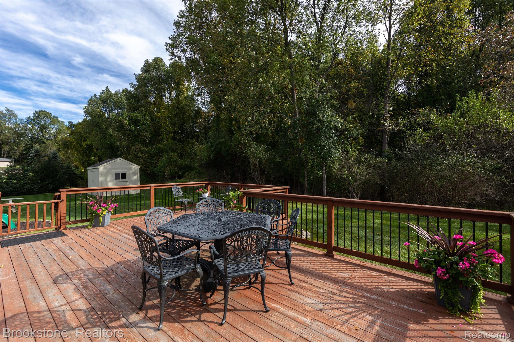 8558 RIDGEVIEW